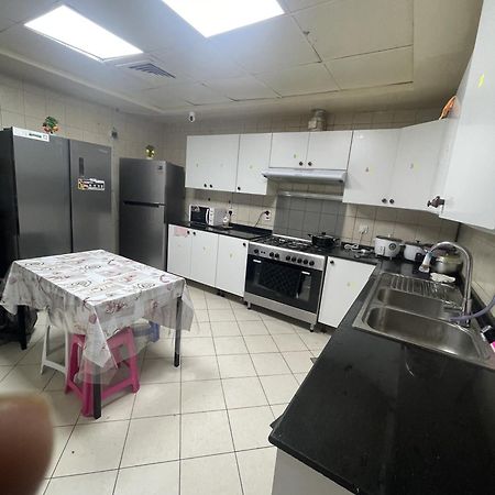 Elite Space Hostel And Capsule Accommodation 迪拜 外观 照片